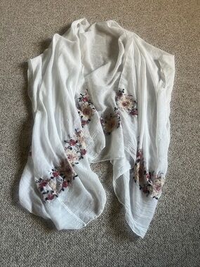 Shyanne kimono / shawl with Pink and Burgundy Floral Embroidery. OS